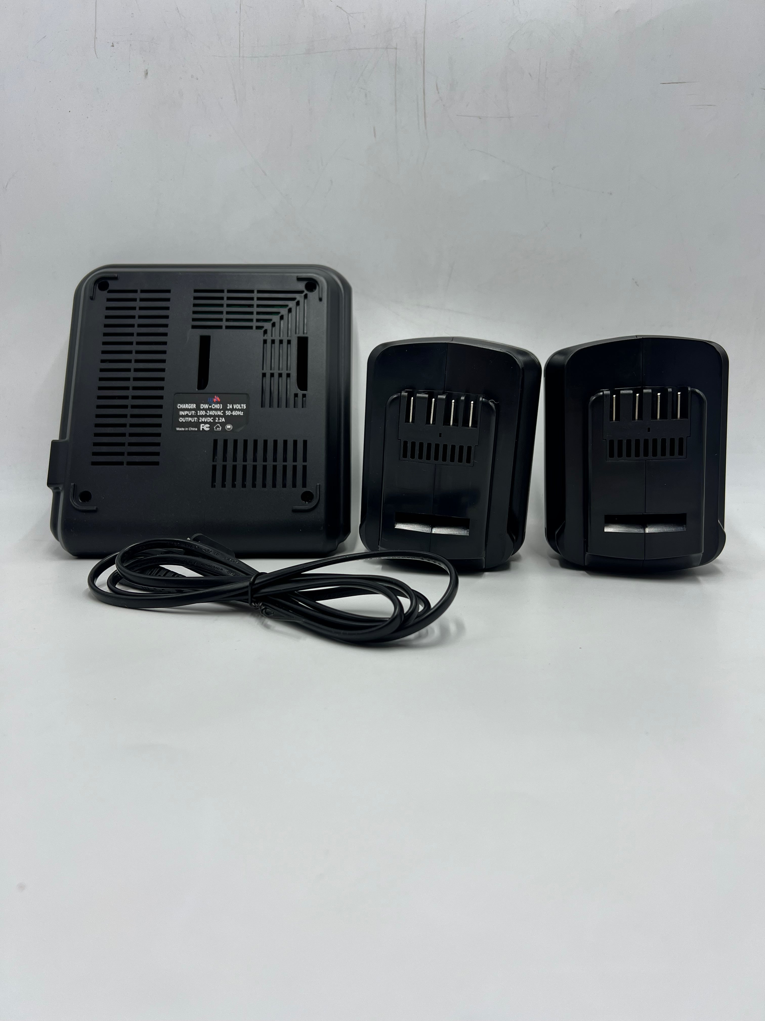 Dewalt Style Battery Kit For Powered Ambulance Cots (Includes Two Batteries And Charger) | EY-DE-CH03+2xEY-DE-24_2500