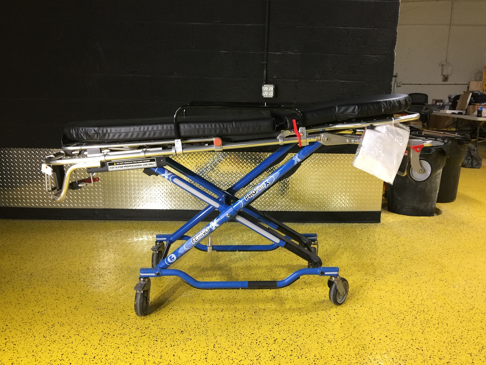 Ferno 35XST (Stat Track) ProFlexx 700 LBS Capacity Ambulance Cot