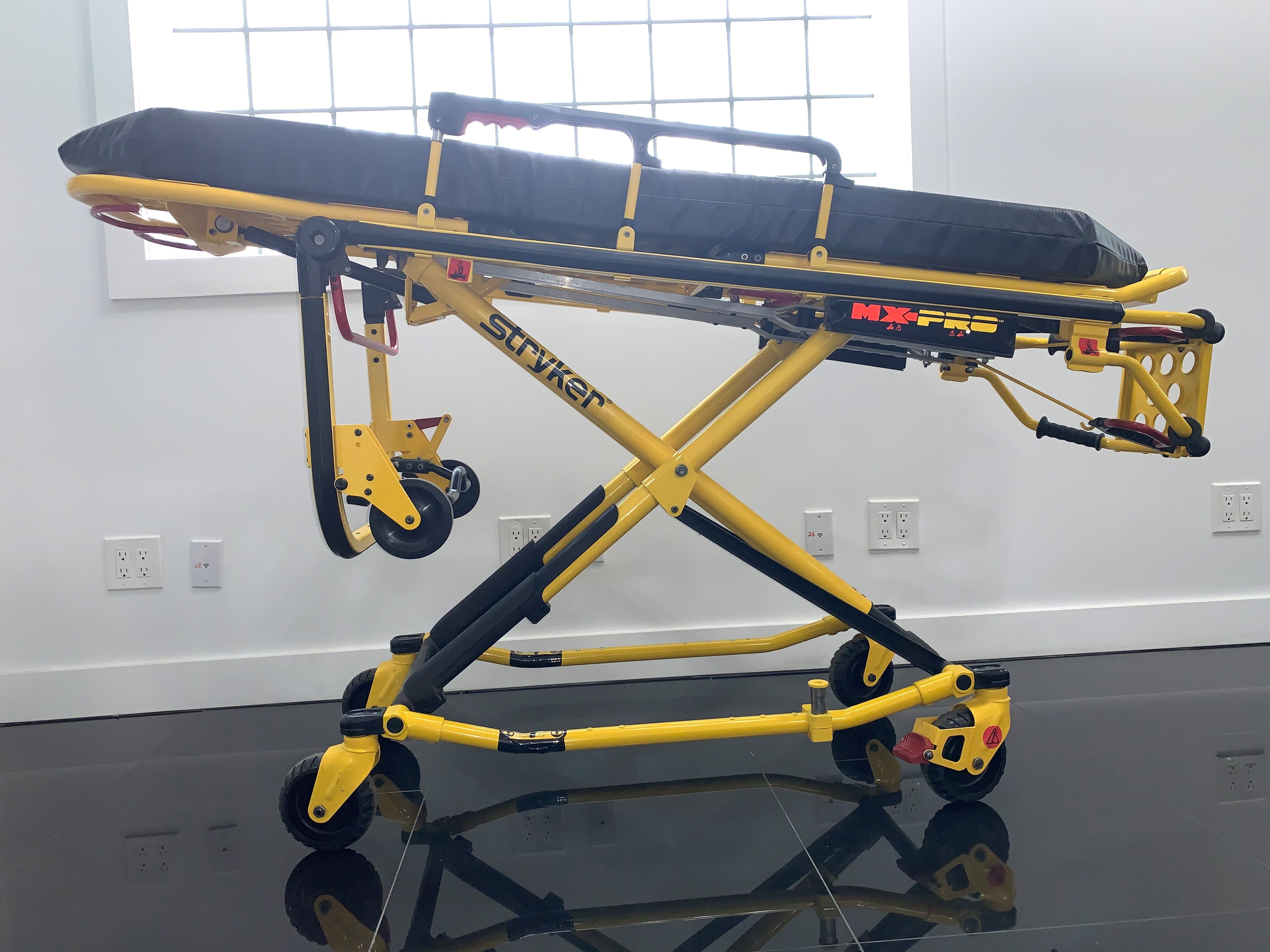 Stryker Mx Pro 500 LBS Capacity Ambulance Cot | Recertified