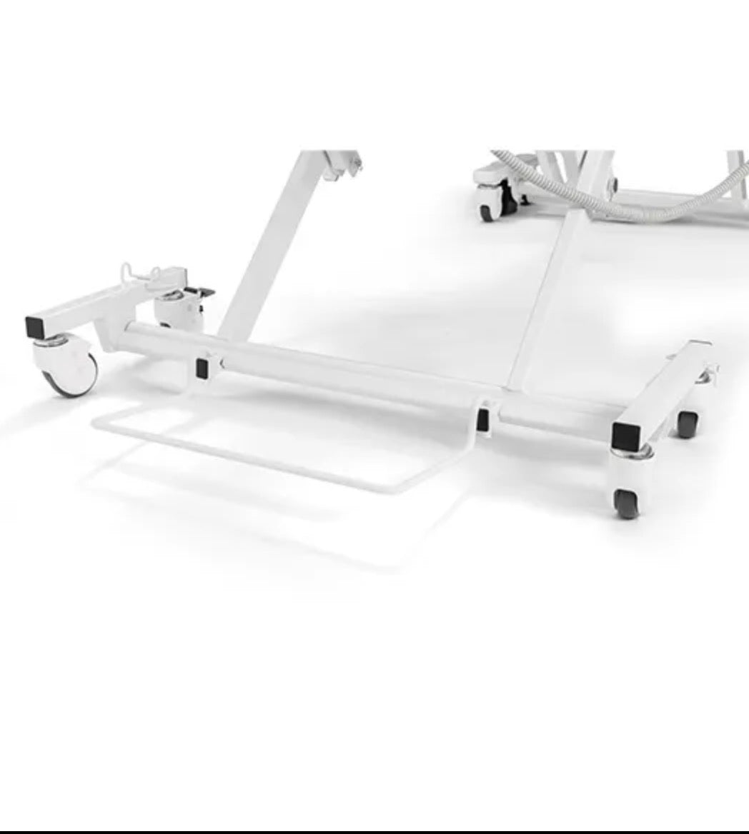 Medacure DLX600-CLS | Deluxe Expandable Bariatric Low Bed with Cardiac Comfort Chair | Custom Finish & Rail Options