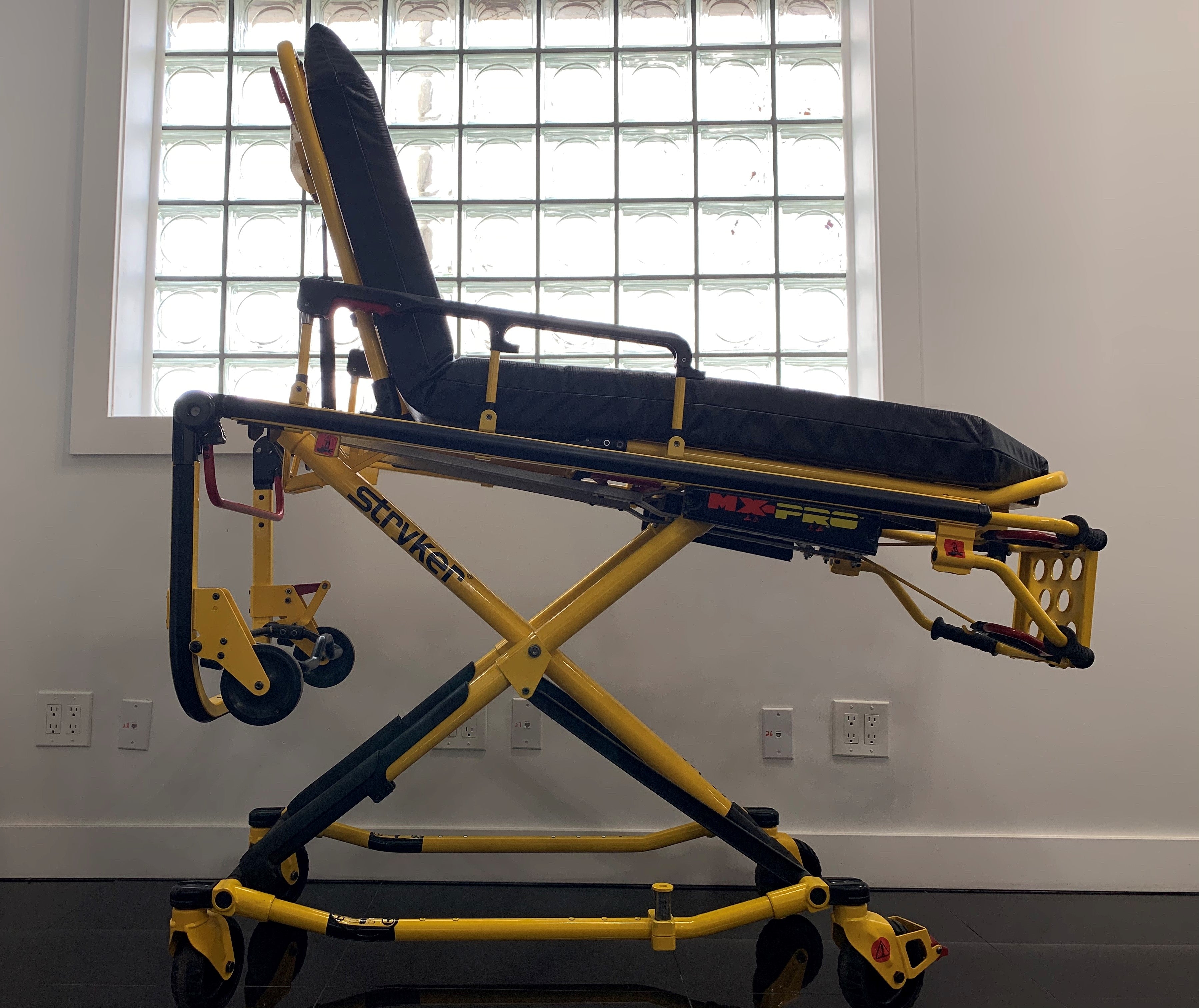 Stryker Mx Pro 500 LBS Capacity Ambulance Cot | Recertified