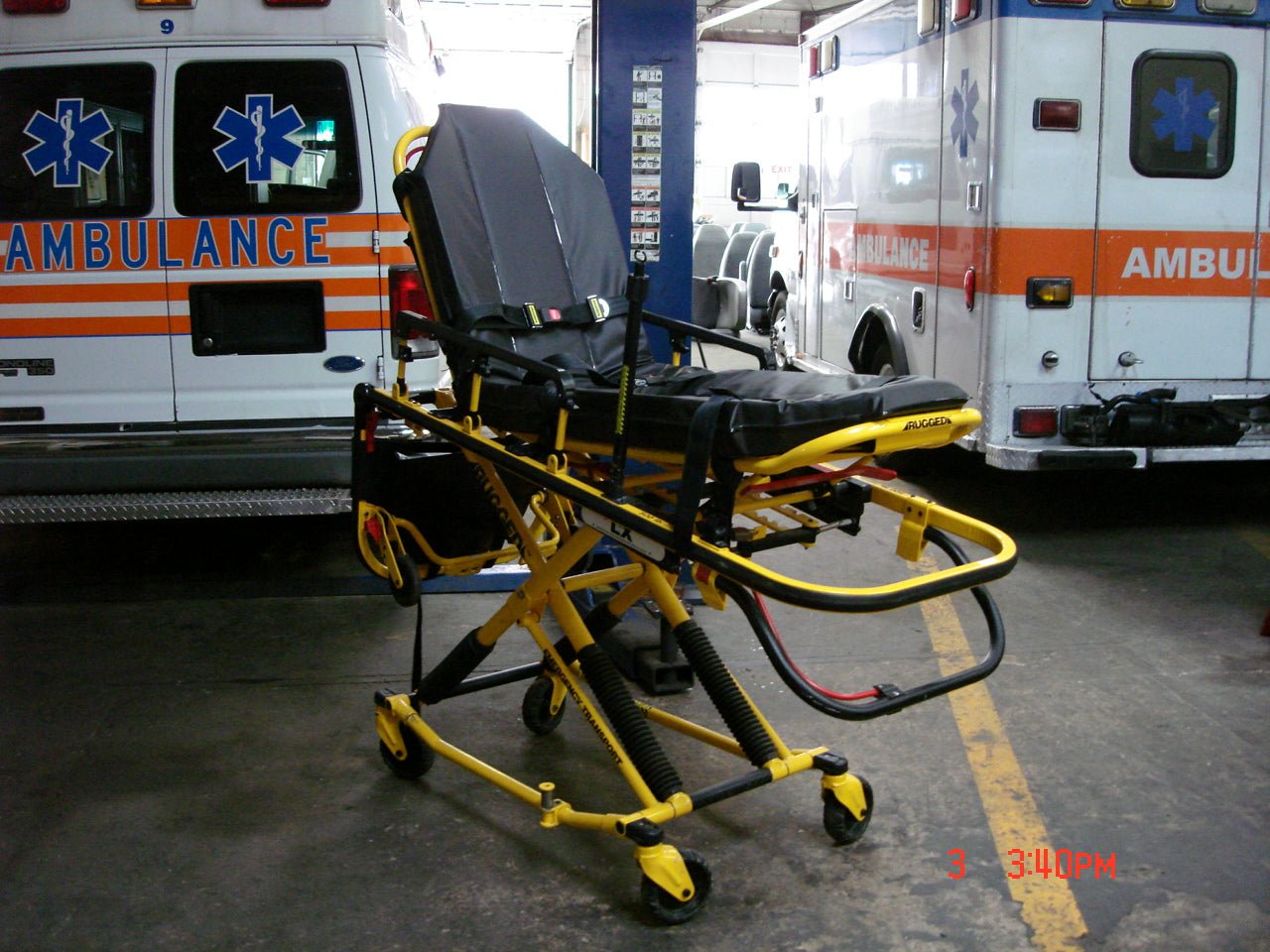 Stryker LX Ambulance Cot 500 lb Capacity – Refurbished - Stryker - Stretchers R Us